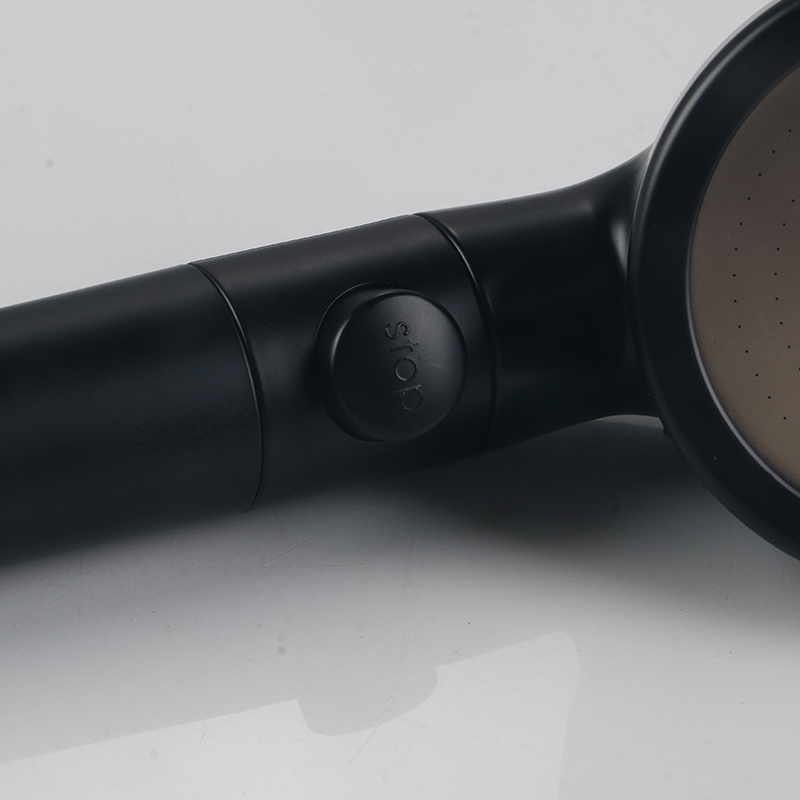 Japanischer schwarzer Duschkopf