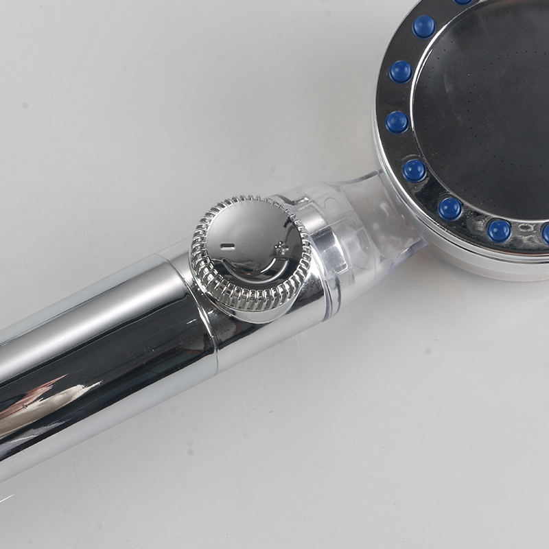 Was sind die Hauptunterschiede zwischen einem flexiblen Duschschlauch aus Edelstahl und einem PVC-Schlauch?